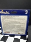 Jeff Gordon #24 1995 DuPont Monte Carlo 1:64 Action Diecast w/ SkyBox Card — photo 6