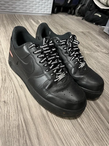 Taille 9 Logo Nike Air Force 1 Low x Supreme Box Noir