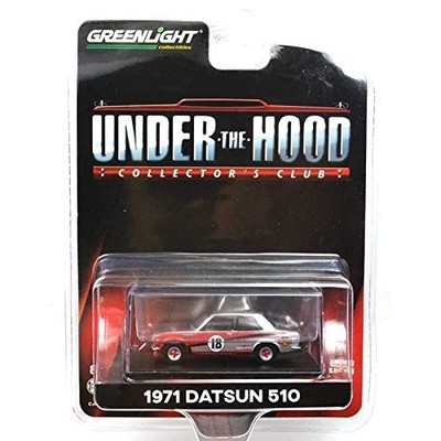 1:64 GREENLIGHT 1971 Datsun 510 Under The Hood Collector's Club, neu