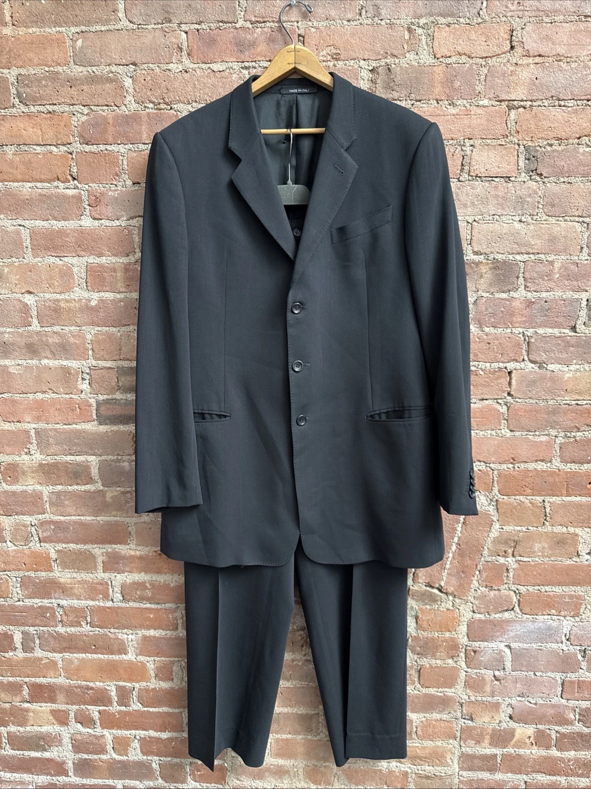 Giorgio Armani — Vintage Giorgio Armani Collezioni Mens Suit, Sz 44L, Black 100% Wool, Italy