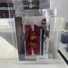 Panini Prestige 2011 D.J. Williams Arkansas Razorbacks #4 Auto Patch Relic Card