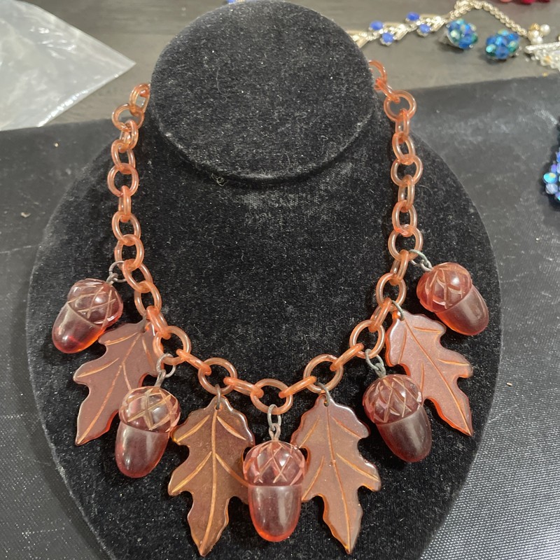 Wonderful 1930S Clear Brown Bake Lite Acorn And Leaf Styled Necklace