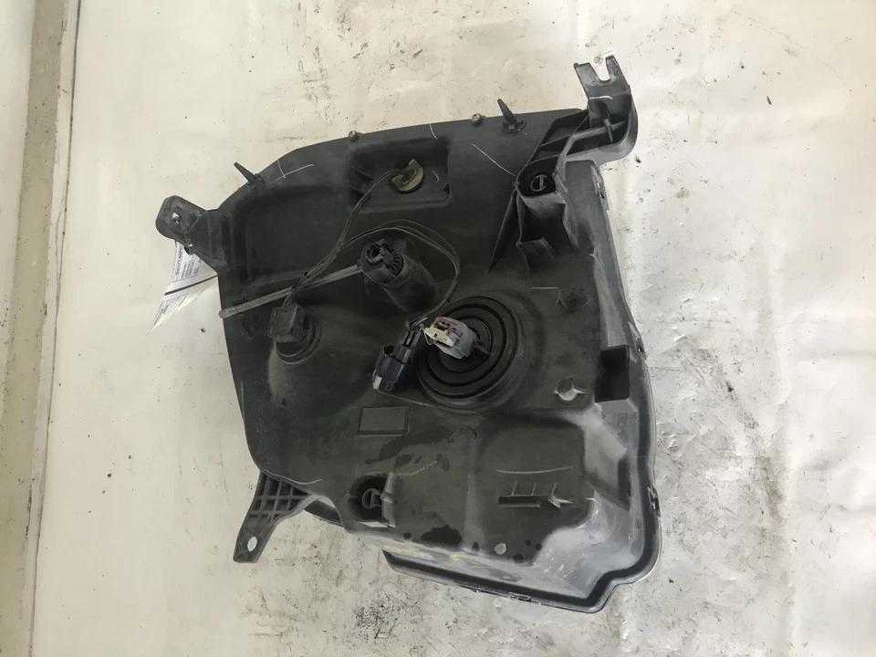 Used Right Headlight Assembly fits: 2012 Gmc Yukon xl 1500 Denali Right Grade A - Image 3 of 4