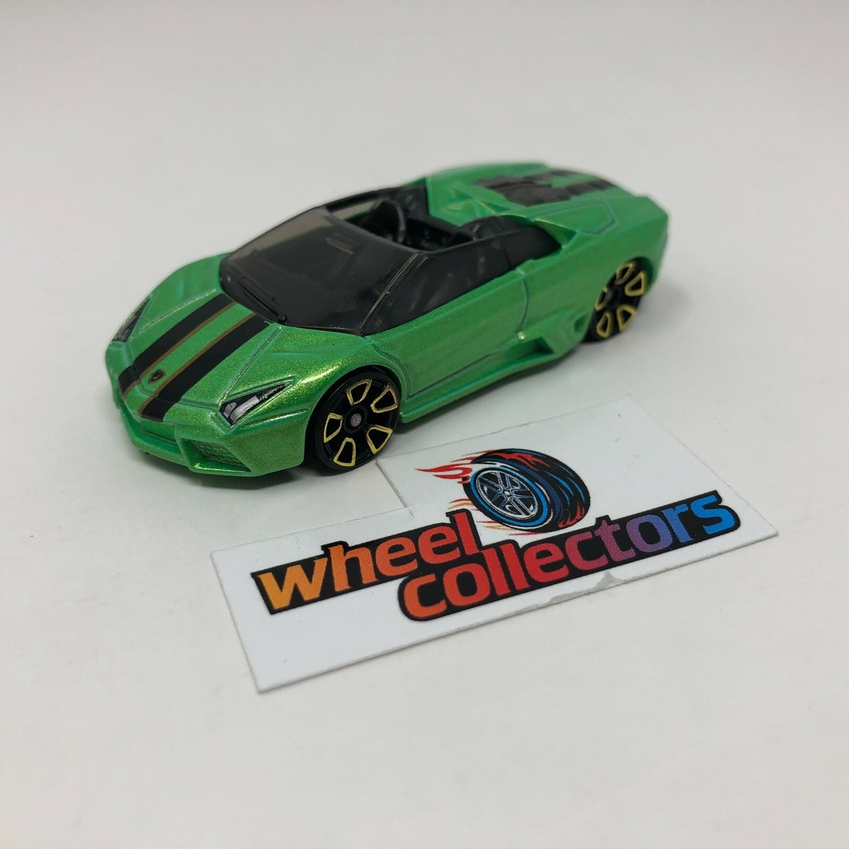 Lamborghini Reventon * 1:64 Scale Diecast Model Diorama Hot Wheels