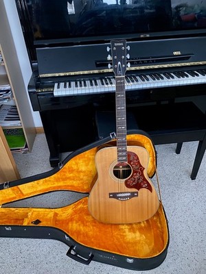 1971 Yamaha FG-300 Jumbo Acoustic Guitar with Original Hard Case