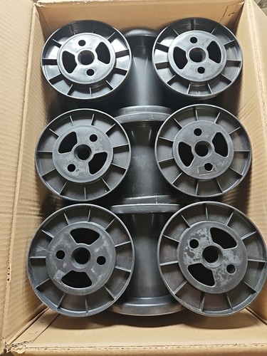 20 Pack Medium 6" Heavy Duty Empty Plastic Spools Cord, Wire, Craft, Thread