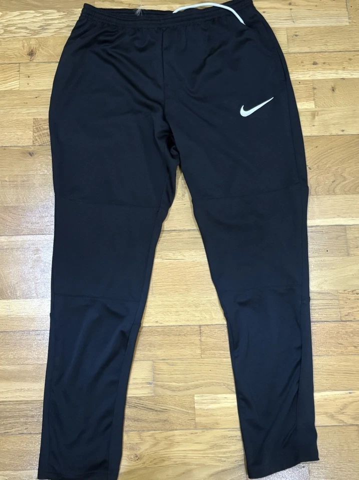 Nike Men's Dri-Fit Joggers Size Medium - Image 1 of 2