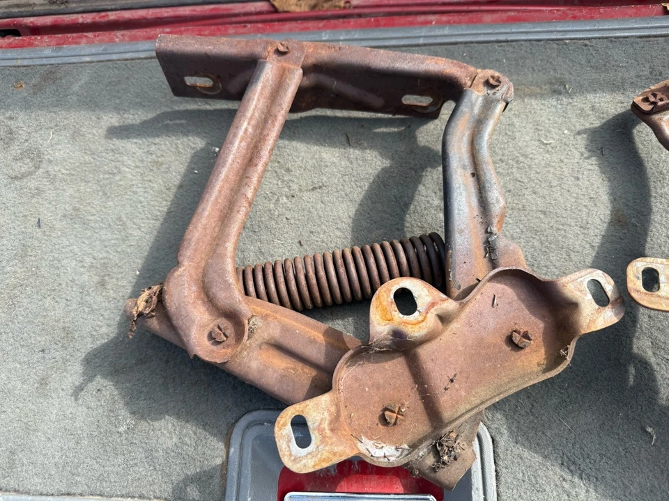 1977 1978 1979 Lincoln Continental Town Car Coupe Hood Hinges Pair LH RH - Image 3 of 4