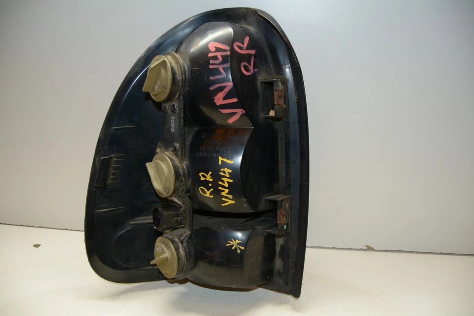 Dodge Caravan 1996-2000 pasajero lado derecho luz trasera lámpara OEM, 166-02506 Foto 3 de 4