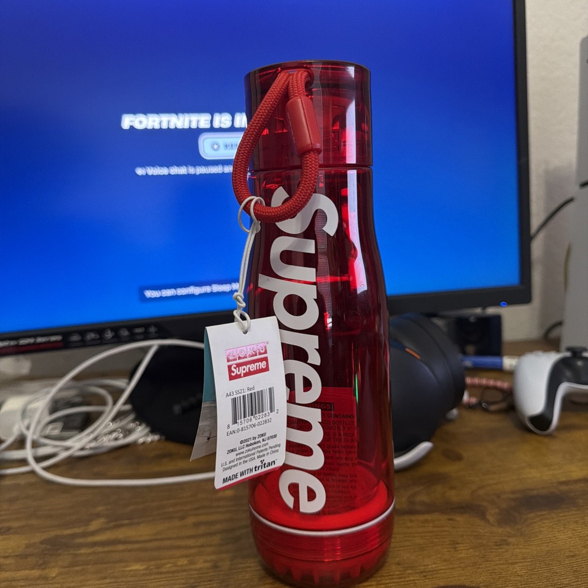 Supreme/Zoku Glass Core 16 Oz. Water Bottle Red S/S 2021 Brand New