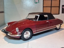 Citroen DS 19 Red 1965 Maroon ROOF UP 1:24 Scale Diecast Model Cabriolet