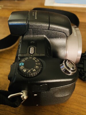 Sony Cybershot DSC-H7 8.1MP Digital Camera 15x Optical Zoom Carl