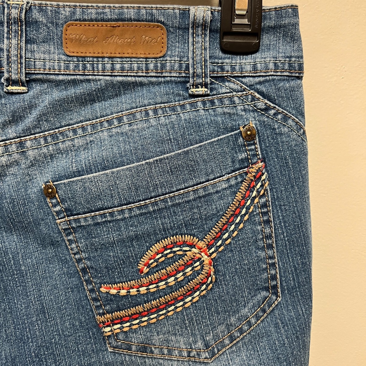 WAM Jeans Size 7/8 Women's What About Me Tapered Medium Wash Embroidered View 2