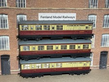 3 Hornby Dublo OO Gauge Crimson And Cream Gresley Style Coaches