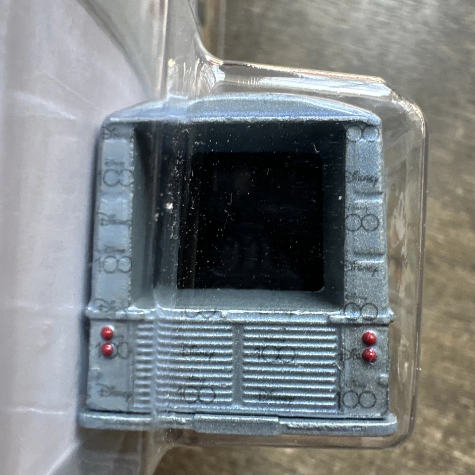 Hot Wheels Premium Disney 100 Mickey Mouse Citroen Tipo H 2023 Foto 4 de 4