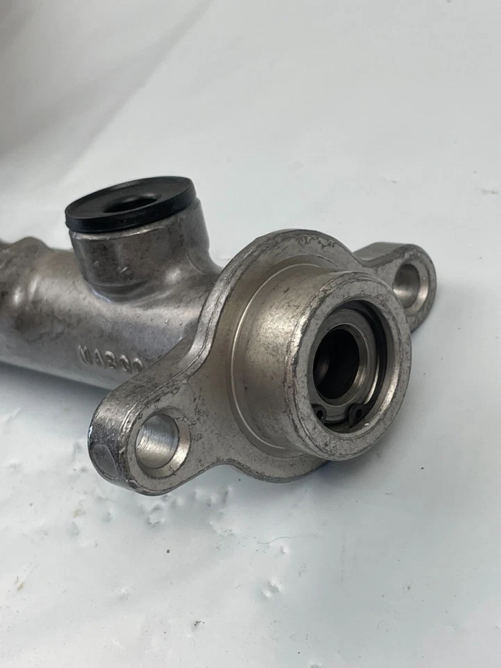 Cilindro maestro de freno Wearever 10-4014 Reman, para modelos de disco delantero en tabla Foto 2 de 4