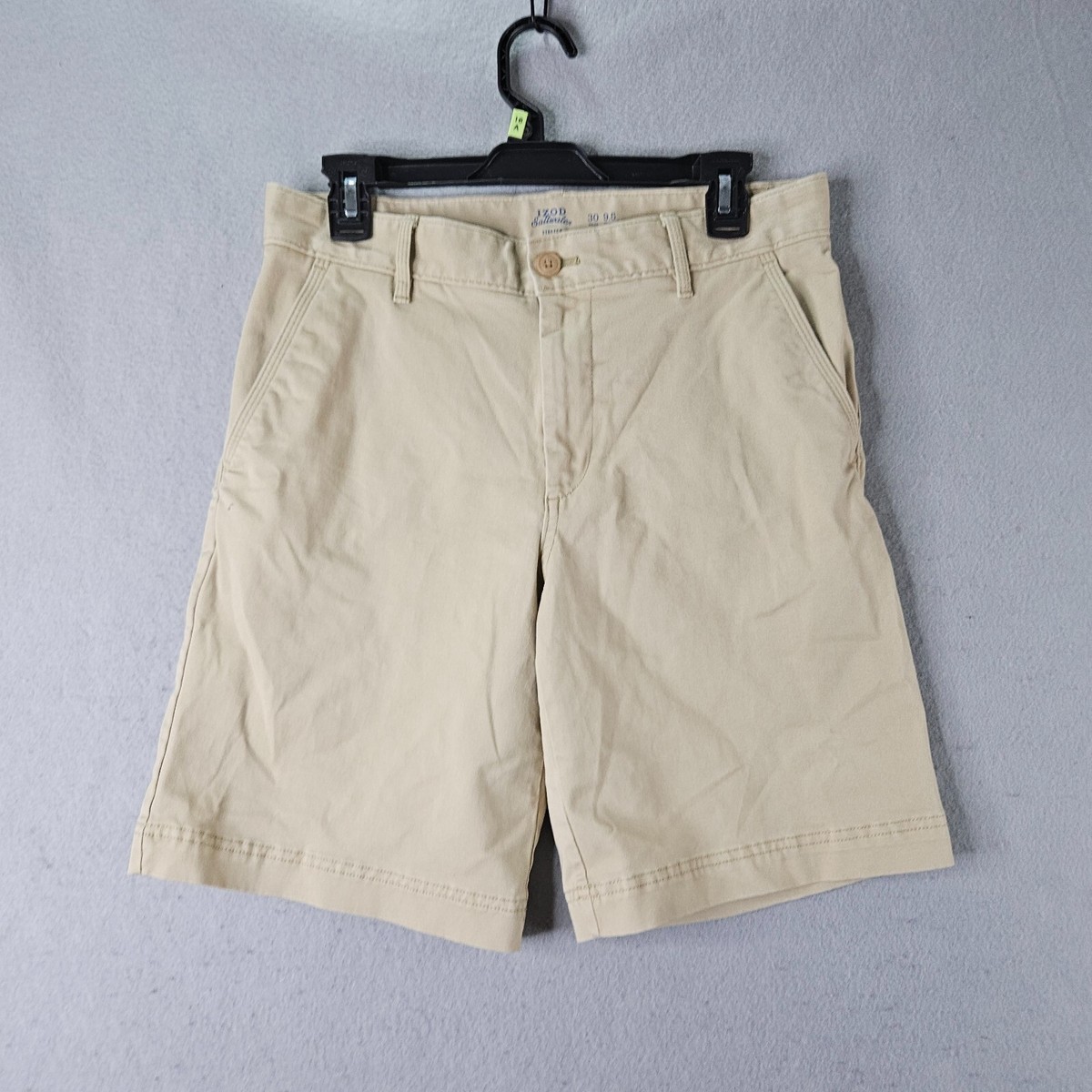 IZOD Saltwater Shorts Mens 30 Measures 32x9 Beige Khaki Stretch