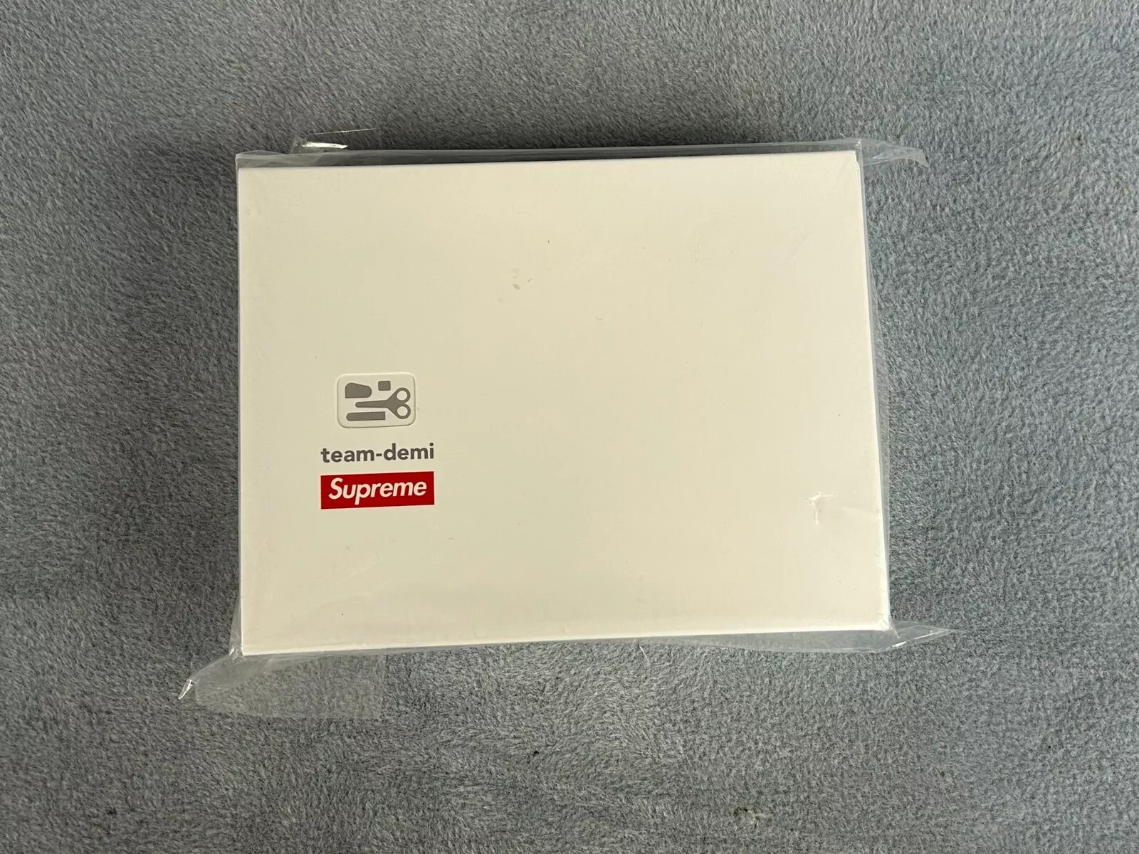 RARE NEUF EN BOITE ensemble papeterie Supreme x Team Demi blanc FW21 (FW21A48) taille unique