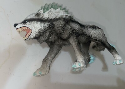 Schleich Eldrador Creatures Snow Wolf Ice Wolf Figure Animal Figurine 42452