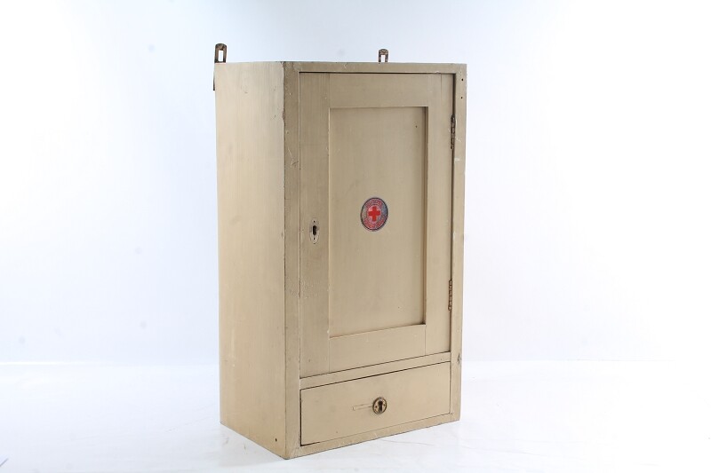 Arztschrank gebraucht kaufen! Nur noch 2 St. bis -65% günstiger