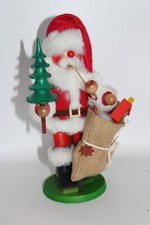 Christian Ulbricht R&auml;uchermann Weihnachtsmann mit Sack und Baum 25cm Seiffen