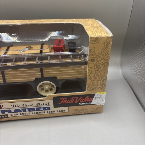 Ertl 1931 Hawkeye Flatbed Truck Coin Bank True Value Limited Edition 1:34 - 第 2/9 張圖片