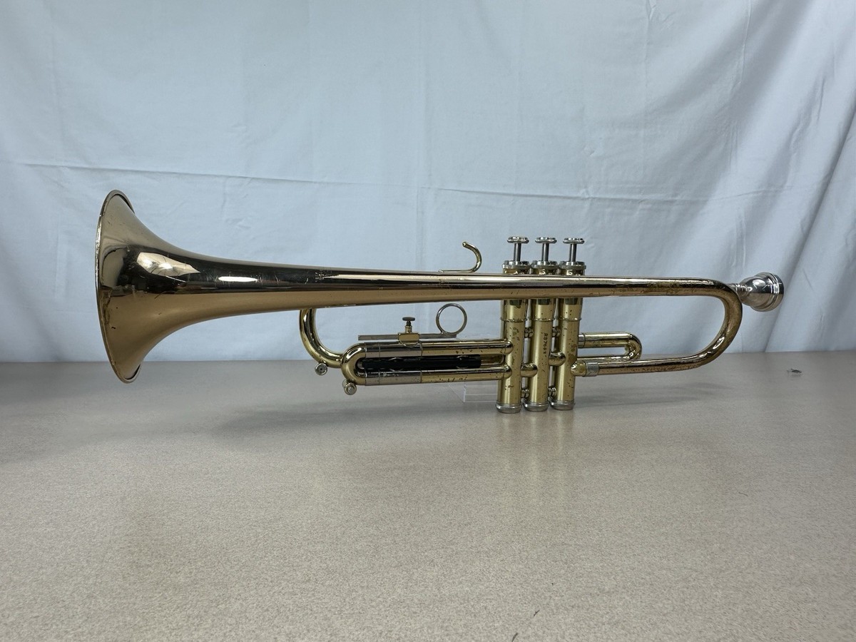 ★GETZEN 400SERIESELKHORN,WIS,U.S.Aトランペット Getzen 400 Series Trumpet w/ Case and Getzen 7C & Bach Corp. 7C