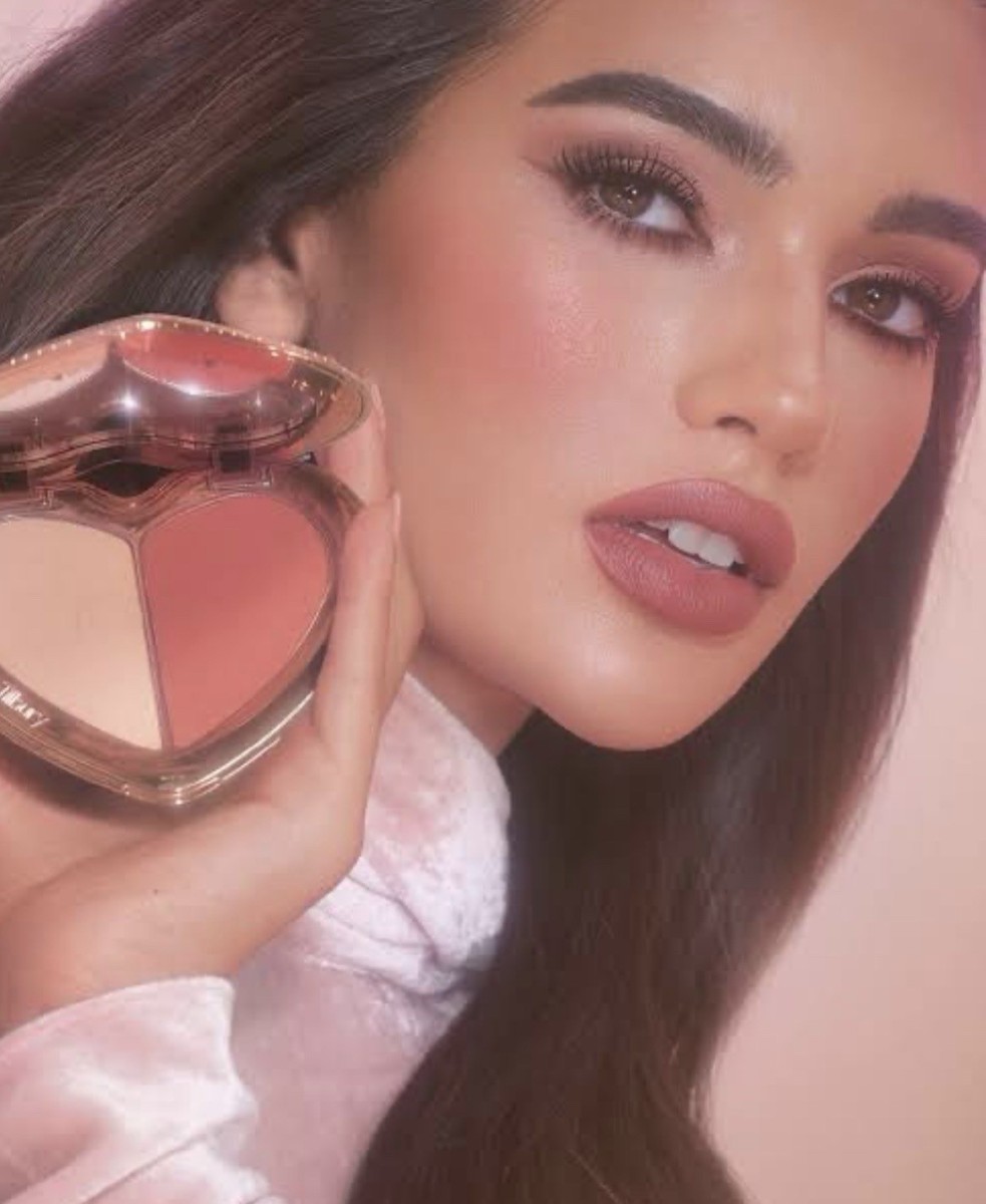 Charlotte Tilbury ハート型パウダーチーク シャーロット・ティルブリーの新しいパウダーとチーク💕 : r/Sephora