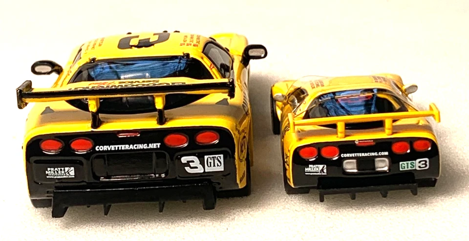 2-2001 #3 C5-R Corvette x2 scale 1:43 & 1:64 INV# 4026- - Image 2 of 4