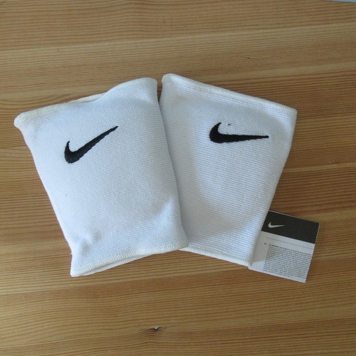 Nike Essential Volleyball Knee Pads XS/S One Pair White Mens Womens (14"-15.5")