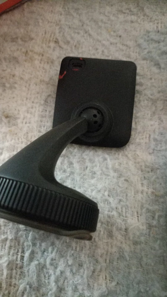 vend GPS TOMTOM NEUF NOIR avec accessoires  - Photo 2/4