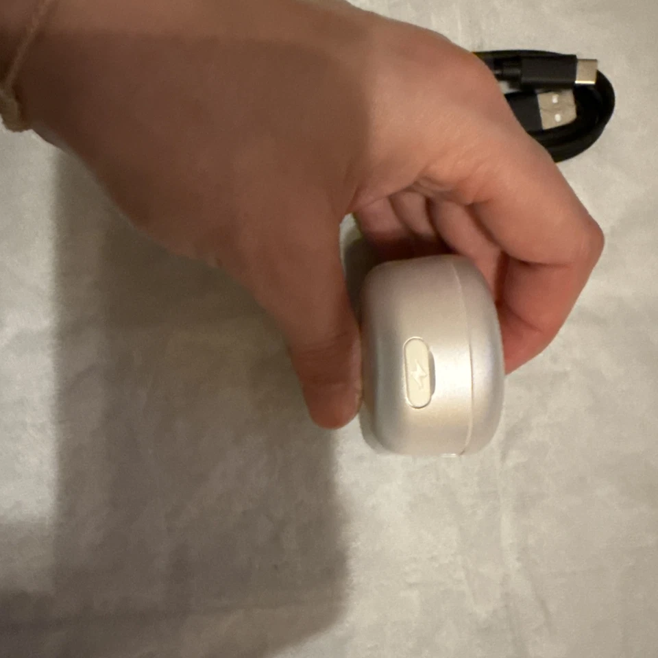 Auriculares inalámbricos iFrogz Airtime Pro 2 SE con estuche de carga Foto 3 de 4