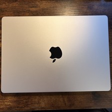 Apple MacBook Pro M3 14" 512GB/8GB - Silver - Thai Keyboard. - 35 Cycles