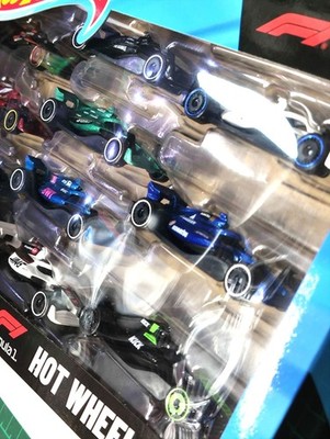 Hot Wheels 2024 Formula One Team ミニカー ２台 Amazon.com: Hot Wheels Premium Formula 1 2024 Mercedes-AMG