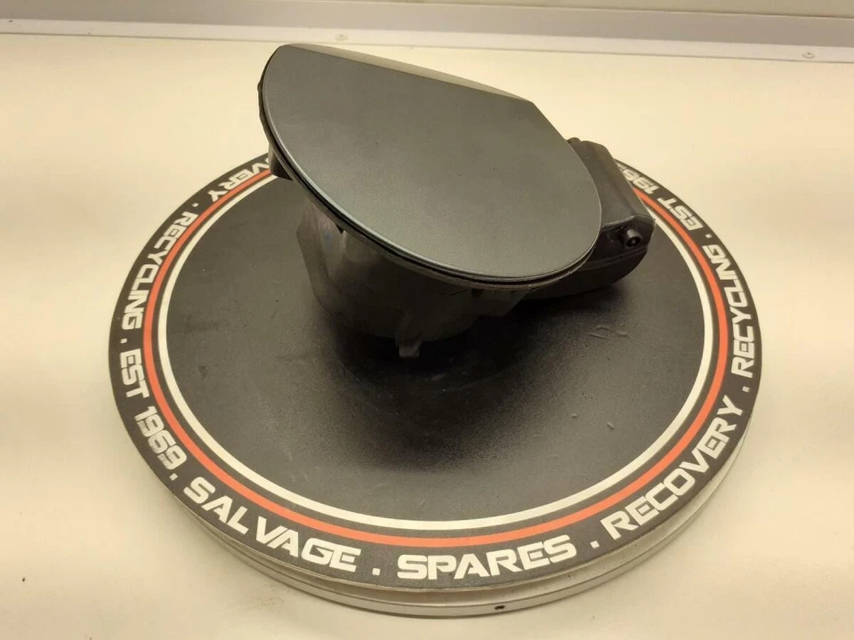 Skoda Rapid MK2 2016 Fuel Filler Flap 5JJ809999 - Image 2 of 4