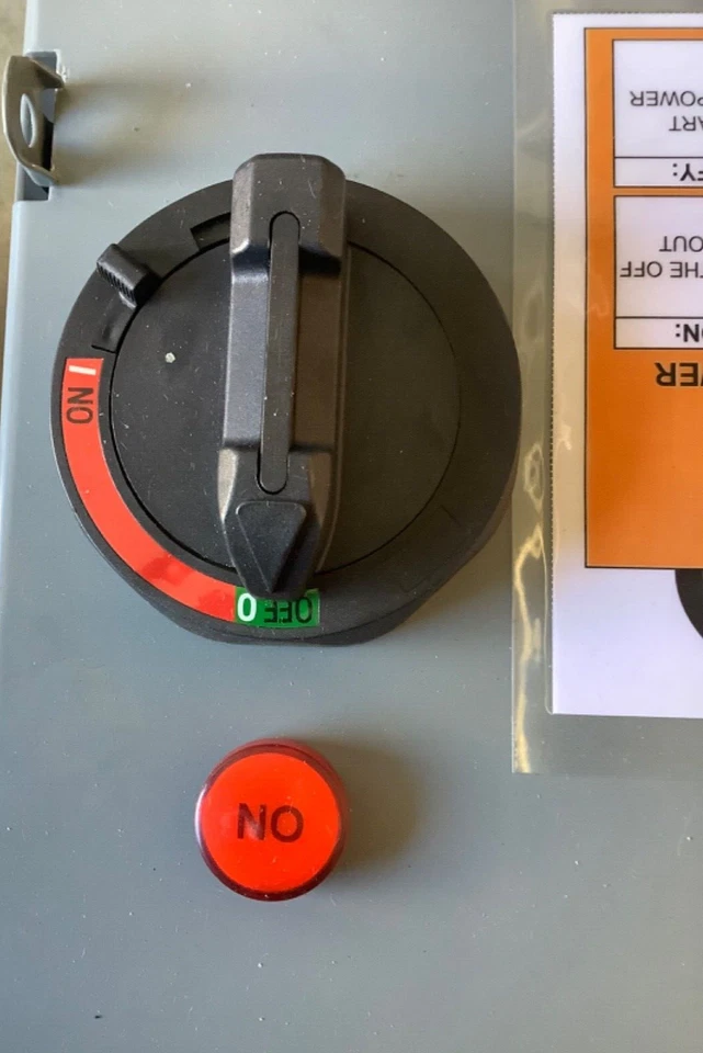 Square D 9070SK3000G3, desconexión de transformador, 3 KVA, Prim480-Sec115 voltios Foto 2 de 4