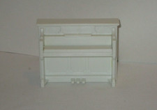 Sylvanian Families Calico Critters Luxury Townhome White 2.5" Tall Piano