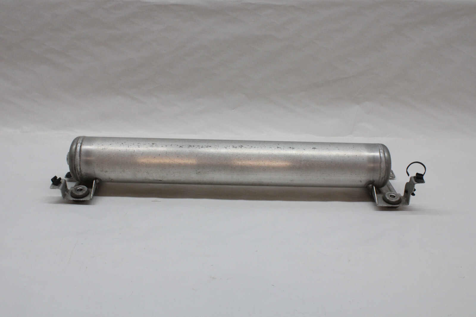 2022 MASERATI LEVANTE MODENA REAR COMPRESSOR TANK 6700375220 OEM 2017-2024