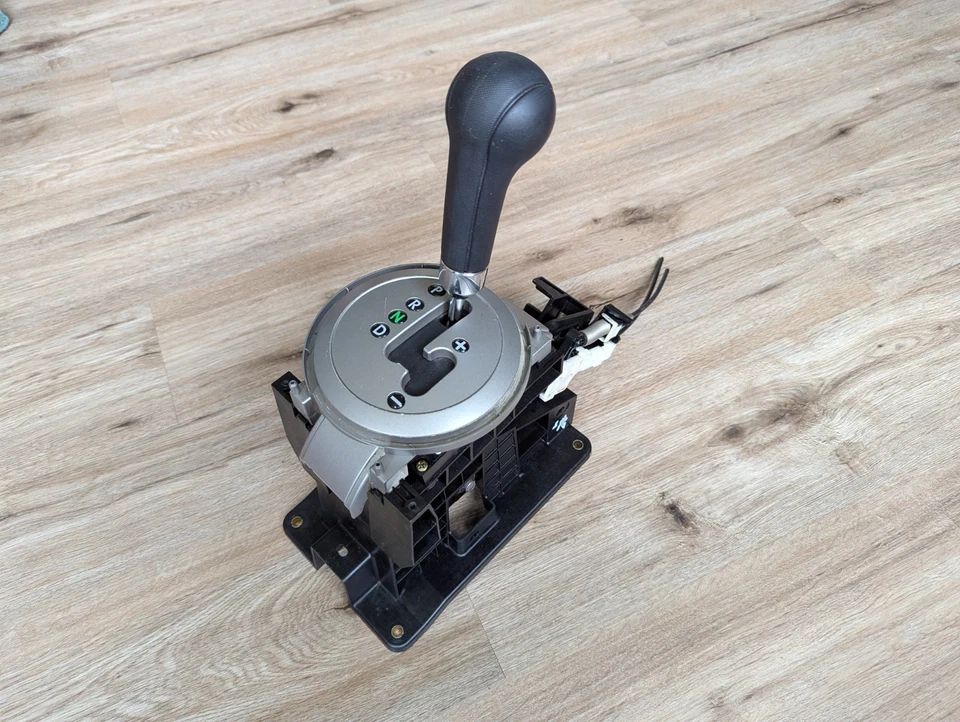 Palanca de cambios selectora de marchas de piso automática Mitsubishi Endeavor 2004-2011 Foto 3 de 4