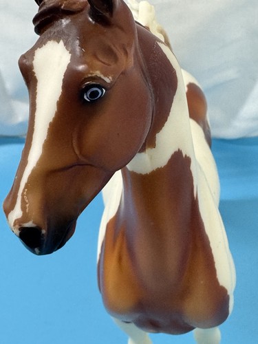 Breyer Chubasco 2006 Limited Edition Chestnut Pinto Saddlebred - Picture 4 of 17