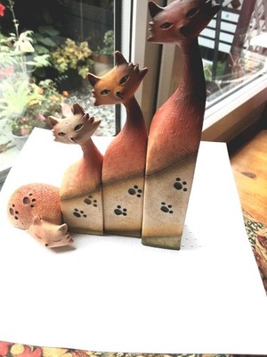 4 Katzen, klein, Art Deco.  Ingwer Vintage Keramik. verschiedene Größen, 4er Set von 5