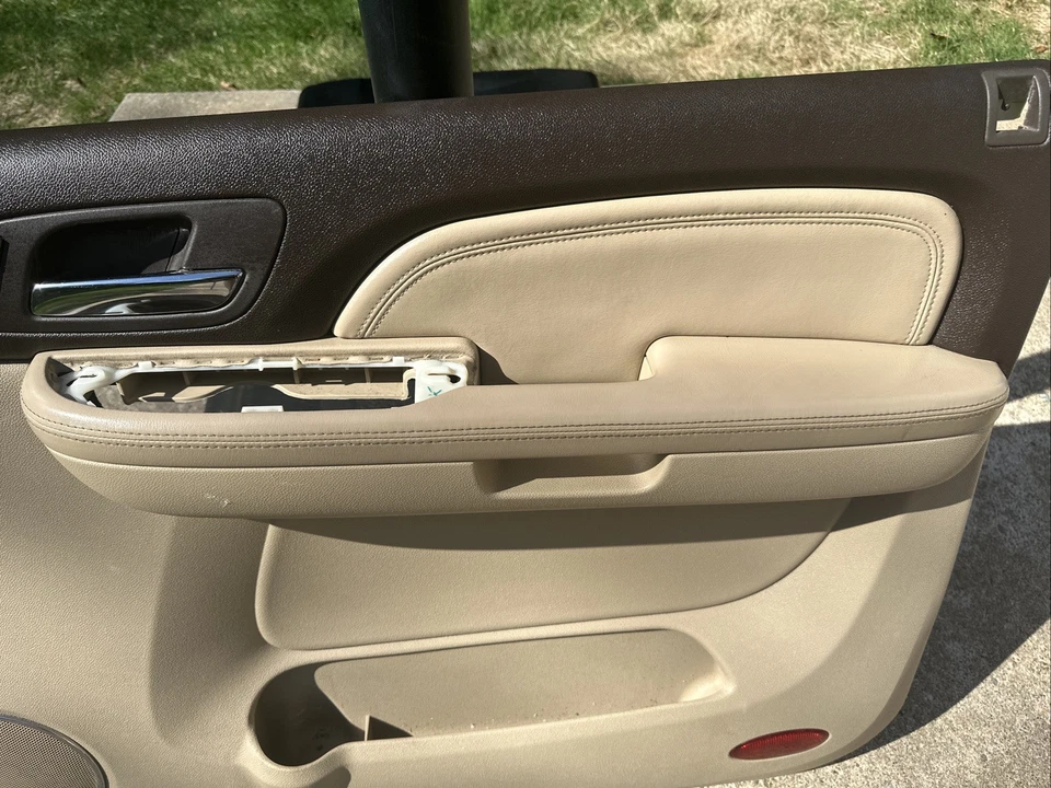 Painel Dr de passageiros 2007-09 GMC Chevy Denali Yukon Tahoe suburbano cashmere/cacacau - Imagem 4 de 4