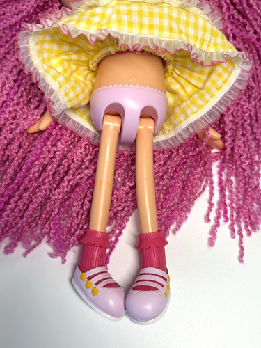 2013 MGA Lalaloopsy Crumbs Sugar Cookie Doll 12" Pink Yarn Hair and Outfit - Picture 8 of 18