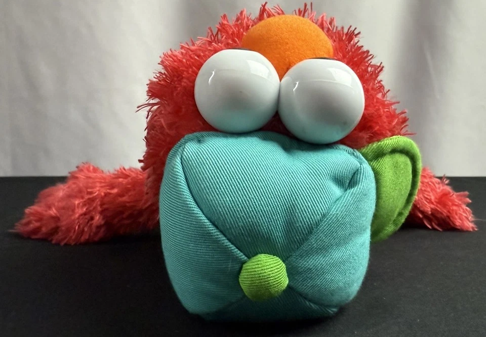 Peluche de béisbol Sesame Street Talking Singing Elmo 13”*FUNCIONA* Foto 4 de 4