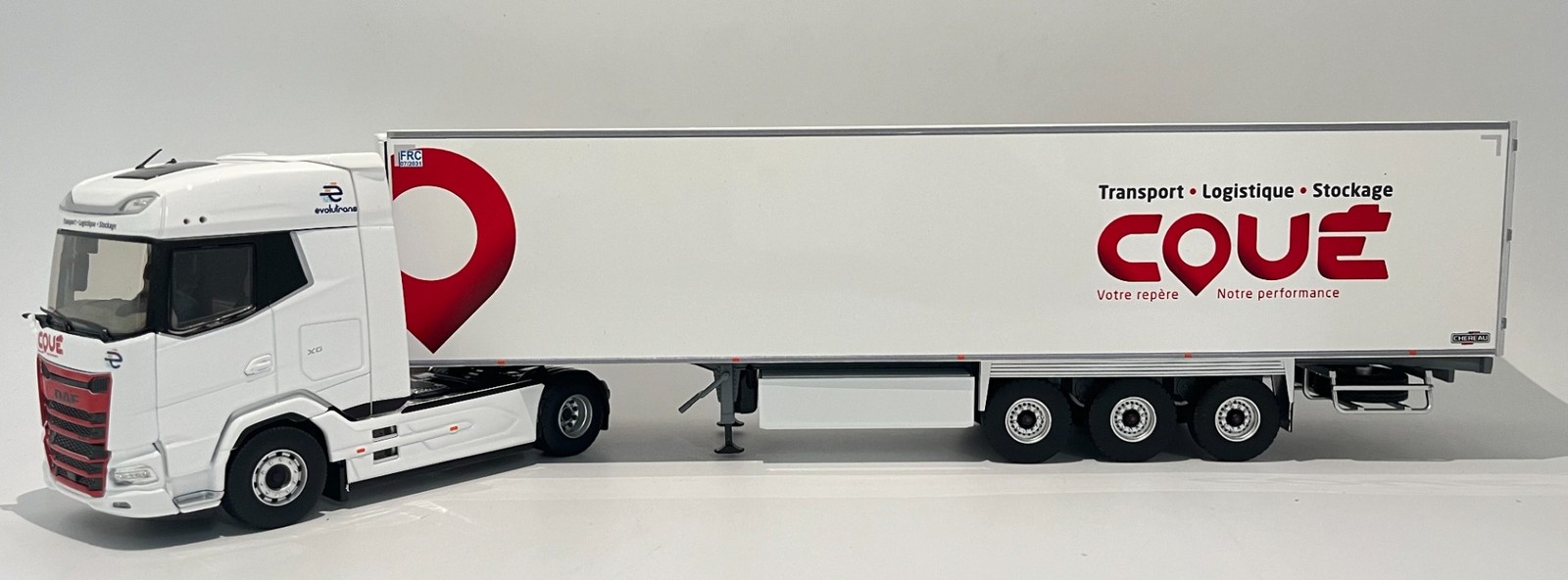 ELIGOR DAF XG 4x2 avec remorque frigo 3 Essieux Transports COUE échelle 1/43