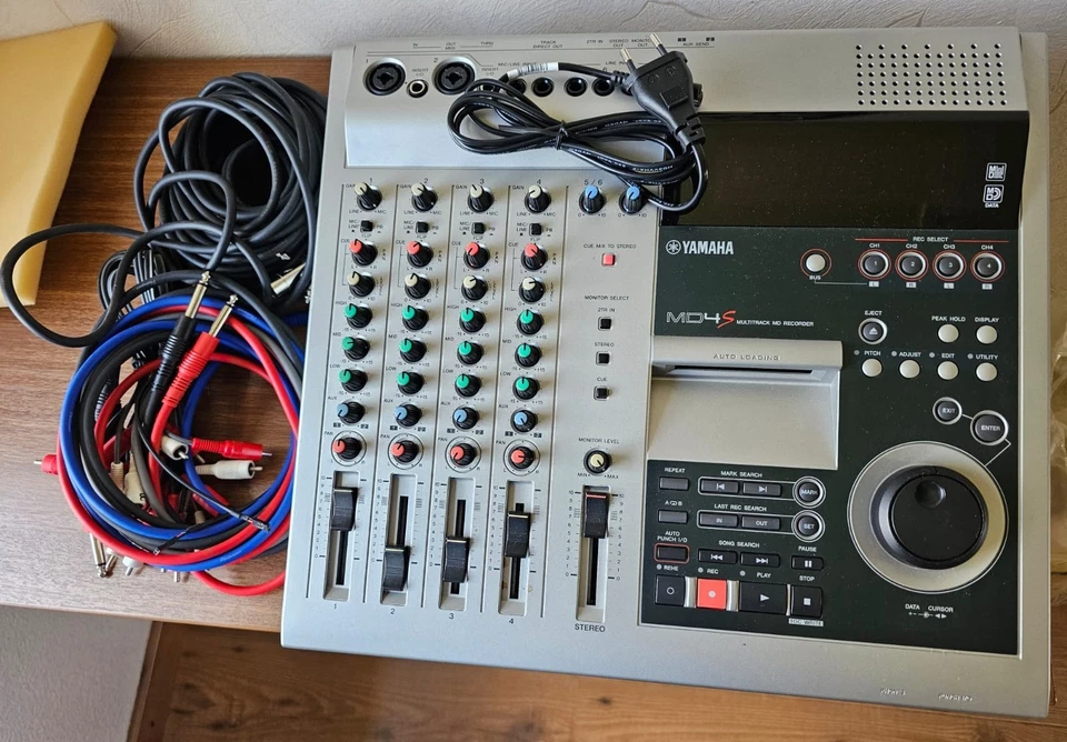 Yamaha MD4S Multitrack MD Recorder - Bild 2 von 3