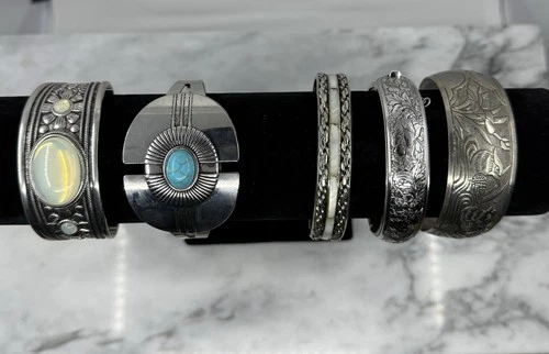 LOT Of Costume Jewelry Stretch Bracelets, Vintage Bangles And Cuffs