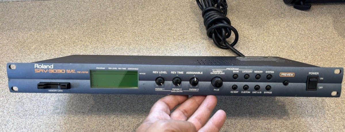配信機器・PA機器・レコーディング機器 Roland SRV-3030 24bit Digital Reverb 配信機器・PA機器・レコーディング機器 Roland SRV-3030 24bit