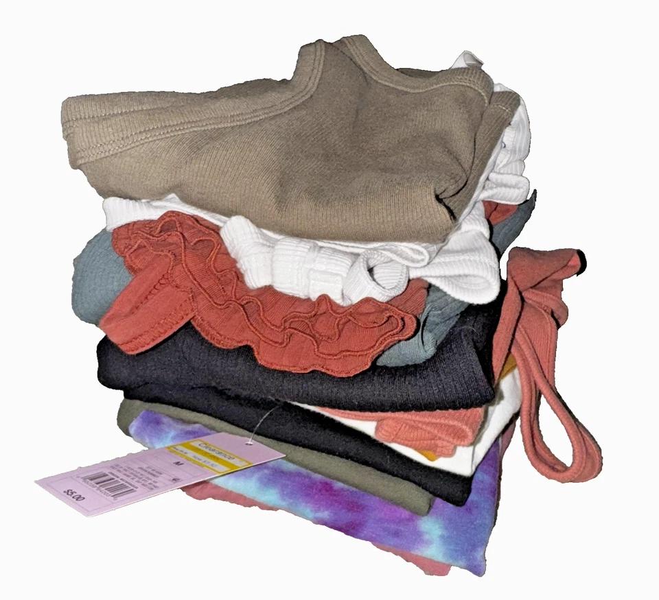 Lote (15) camisetas sin mangas recortadas para mujer tallas mixtas pequeñas medianas variadas paquete usadas en excelente estado Foto 2 de 4