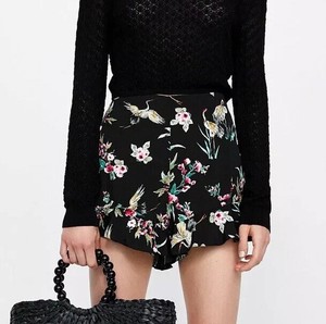 zara ruffle shorts